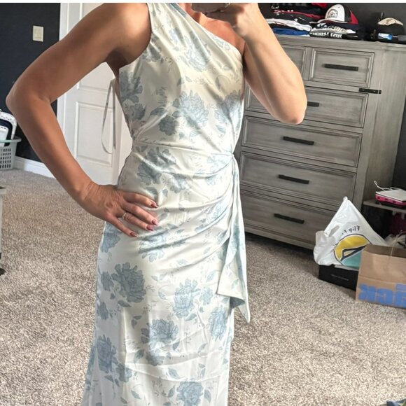 Dresses & Skirts - Formal Dress